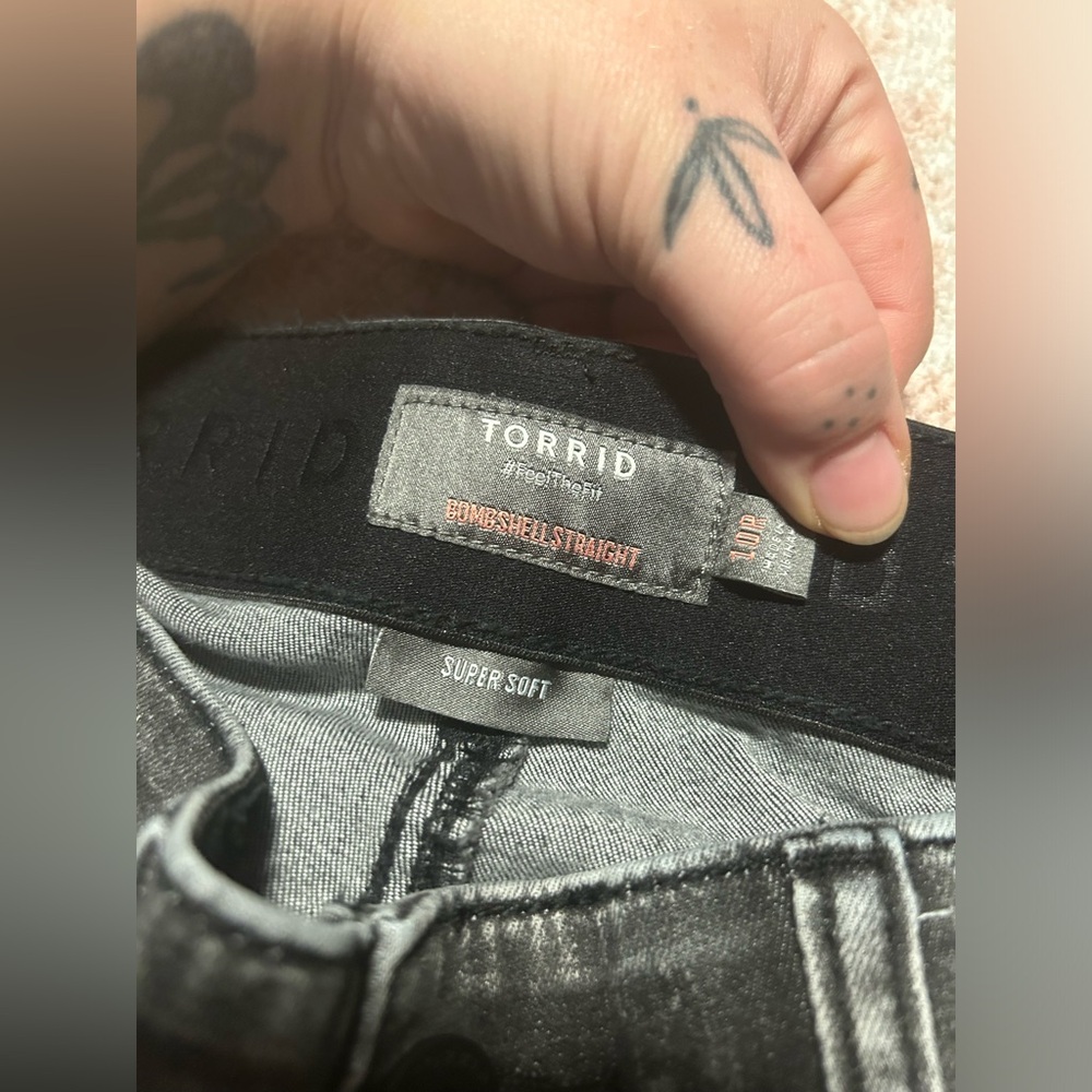Torrid bombshell straight - Picture 3 of 5